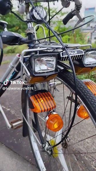 スーパーカー自転車のテールをLED化！電球式から発光ダイオード式へ変更