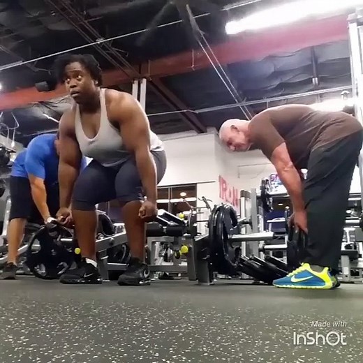 20 inch biceps woman / femme