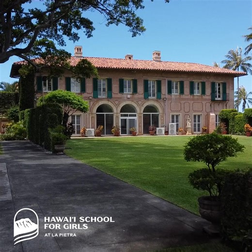 At La Pietra, girls in grades 6-12 are encouraged to use their voices, explore their passions, and discover their purpose. | Hawai‘i School For Girls at La Pietra