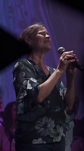 25K views · 1.2K reactions | Un véritable privilège d’avoir adoré le Seigneur avec Chris et Laura Christensen du groupe Exo et @momentummusique Digne es-tu, ce chant qui nous connecte au cœur du Père Vidéo disponible maintenant sur notre chaîne YouTube #momentumusique Passez de bons moments dans la présence de Dieu #momentummusique #louange | Eglise Momentum | Facebook