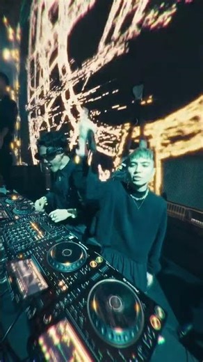 ROCKETEER (STARSIGNS REMIX) 🚀 IS FINALLY OUT NOW!