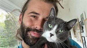 Celebrity Cat Lovers: Taylor Swift, The Kardashians & More