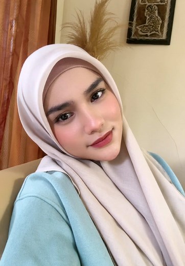 Davina Karamoy: The Rising Star on TikTok