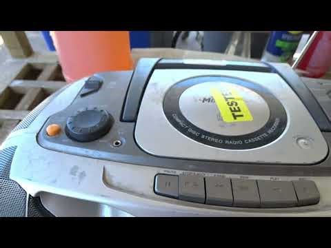 Crusty and distressed Memorex boombox from Goodwill. Filmed with thrift-store Sony Cybershot HD.