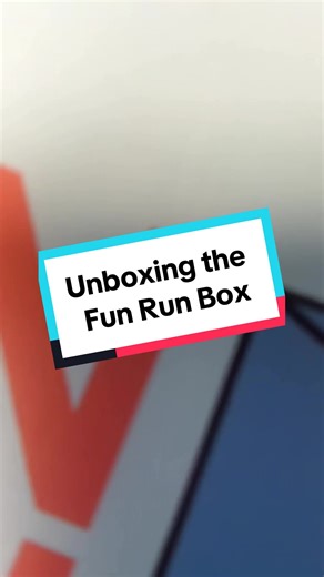 Unboxing of the Fun Run Box #funrunbox #unboxing #pacemakersrunningclub #runtok #running #runningfuel #runner #subcriptionbox