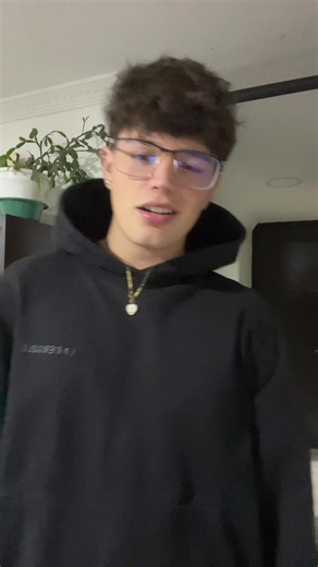 Kris R — Viral clips, best moments and fan search guide