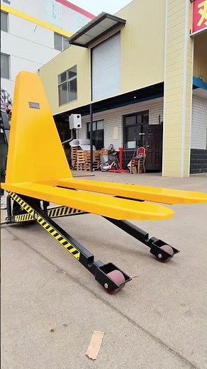 🚜 Our Electric High-Lift Pallet Truck combines lifting and transporting in one machine.