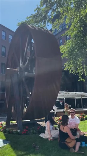 The SoWa Open Market opens May 4th 🌞 The Biggest SoWa Market ever 💫 450 & 500 Harrison Ave, Boston, MA Every Sunday, May–Oct, 11am–5pm Join us at the SoWa Open Market, a vibrant hub of 250 local and regional artisans, food trucks, farmers, and live music. Nestled among artist studios, galleries, and the SoWa Vintage Market, it’s the perfect way to soak up the South End’s creative vibe. Enjoy rotating brewery takeovers every Sunday, featuring local craft beers to sip and savor all season long!