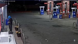 5.6K views · 58 reactions | ARSON INVESTIGATION Where: 10800 block of W. 7 Mile When: 4/29; 5:30 a.m. We're looking for this man in connection to an arson at a Project Green Light partner business. Anyone with info is asked to send a tip to detroitrewards.tv with case#: 2204290071. #OneDetroit | Macomb County Scanner | Facebook