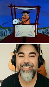 🇧🇷 Yabba Dabba Dooooo! Se você nunca deu esse grito, experimente! É libertador! 😂 👉 O grito "yabba dabba doo" foi originalmente criado por Alan Reed, primeiro dublador de Fred Flintstone. Não havia nada no roteiro e surgiu durante as gravações. 👉 A série animada foi criada pelos estúdios Hanna & Barbera em 1960. 👉 A música "Meet the Flintstones" foi composta por Hoyt Curtin. 👉 O desenho foi de 1960 até 1966. Sendo a primeira e também a mais duradoura série animada de comédia de todos os t