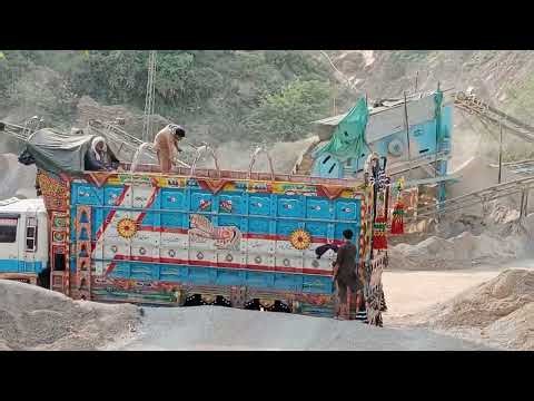 Wow 😳😳 amazing work by wheel Loder loading crush in trucks and crushing mashin