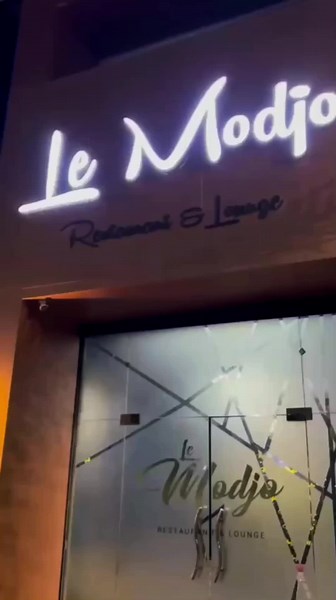 Chers clients 🥰 On vous accueille tous les jours de 14h a 3h Vous êtes tous les bienvenus ! ❤️❤️❤️ 💬N'hésitez pas à nous contacter, pour plus d'informations : 📲📞 : 0775 934 511, FACEBOOK : le modjo lounge SNAP : lemodjo_lounge TIKTOK : lemodjolounge31 #fyp #le_modjo_oran #fypシ #الشعب_الصيني_ماله_حل😂😂 #pourtoi