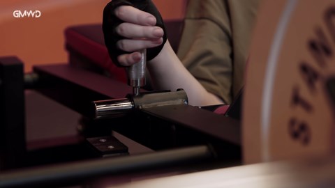 GMWD Hip Thrust Machine, Plate-Loaded Glute Bridge Machine, Heavy Duty Glute Drive with Weight Holder for Glute Muscles Building and Butt Shaping, White