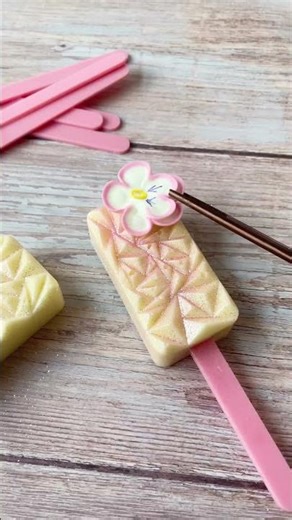 White Chocolate Cakesicles