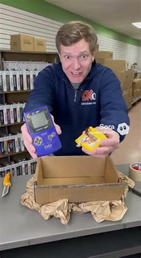 Joey from DKOldies ships out Derek’s $3,000 DKOldies order.