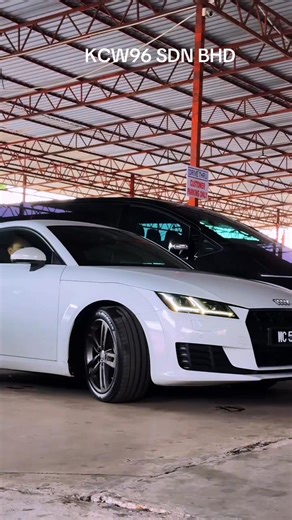 从 1998 年到今天，Audi TT 一直是经典跑车符号。2016 版，兼顾时尚与性能：✔️ Virtual Cockpit 内饰✔️ LED Matrix 大灯✔️ 2.0 TFSI 动力👉 别等太久，这辆车不会等你。📞 WhatsApp 马上预约。⸻📊 Hashtag 建议#AudiTT #AudiMalaysia #TT2TFSI #GermanCar #SportsCarMalaysia #LuxuryCoupe #DreamCarMY #AudiLife #UsedCarMalaysia #CarForSale | KCW 96 SDN BHD