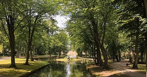 Erlebe die Schönheit des Hofgartens in Bayreuth: Ein historischer Park zum Verweilen