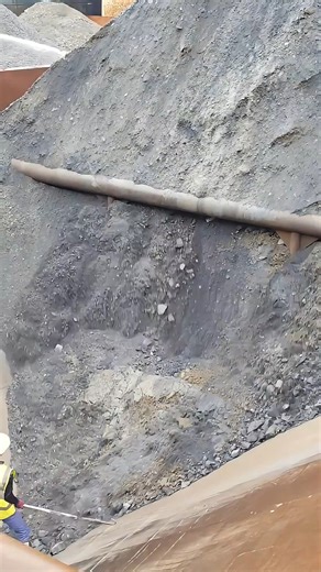 Miningsolution on Instagram: "📊 Central Asia Aggregates Market Update — Kazakhstan, Tajikistan, Uzbekistan (2025–2026) 🇺🇿 Uzbekistan • New 200 Mtpa aggregate lines commissioned, boosting local supply. • Cement prices rose ~30% in 2025, indicating wider material cost pressure and likely higher aggregate transport/retail prices. 🇰🇿 Kazakhstan • Major new clinker plant planned (~3,500 t/day) to cut import reliance. • Construction material inflation persists, supporting firm aggregate prices in