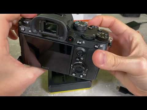 Sony A7III won't power on, red led blinking