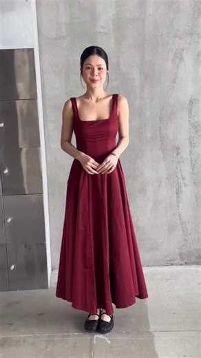 SHU SHI LINEN on Instagram: "𝐓𝐑𝐈𝐗𝐈𝐄 | A slim-fitting maxi dress with a square neckline and split bodice detail, featuring a flattering silhouette, perfect for various occasions. A stunning red color, a special edition for Tet (Vietnamese New Year) 2026. Sizes: S | M | L Colors: Red | Black | Yellow Material: Cotton (2 layers) Discover more at our store and online stores. 60 Nguyen Thi Minh Khai, Thanh Cong, Buon Ma Thuot, Vietnam"