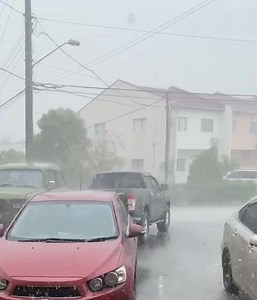 Sustained (!) winds up to 50 KM/H moved across parts of North-Central Trinidad this afternoon, with higher gusts causing minor tree and roof damage due to a severe thunderstorm. Video: Oropune https://ttweathercenter.com/forecast-hot-sunny-days-clear-cool-nights-through-wednesday/ | Trinidad and Tobago Weather Center