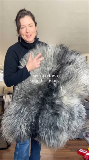 Caroline Nelson on Instagram: "How to refresh your sheepskins!✨ Step 1: clean them with snow, ideally (lots of videos of how to do this online. main thing is we don’t want to wash them traditionally as that changes the leather hide texture. sheepskins do not need to be cleaned often - some of mine I have never “washed”.) Step 2: brush out with a dog brush. shedding is normal. Step 3: lightly sprit fleece only with water/natural conditioner mix. Massage in to fleece. Step 4: air dry or ideally dr
