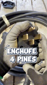 Así se conecta este ENCHUFE 🔌 #electricista #electricidad #instalaciones #tips #hacks | Electricista En Casa