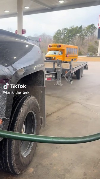 When all the gas cars are at the diesel pump you just block them all from there pumps. It’s funny how they get mad maybe people will understand now not to get gas at the diesel pump. 🤣#gaspump #diesel #dieselpump #fuel ##block##blocked##mytime##angry