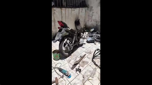 Desmanche de motos na Serra