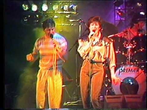 BZN Jan Keizer Carola Smit ISLAND IN THE STREAM (LIVE) @ Blokker 4 april 1987
