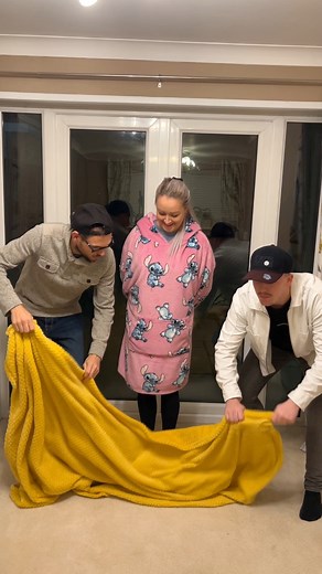 2.5K views | Magic  #magic #magician #magictricks #magicspells #fail #joke #funny #comedy #humour #humor | Vlog Cast | Facebook