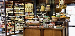 Blue Springs Local Produce & Grocery Store | Colonial Gardens