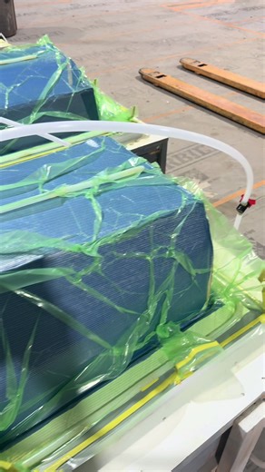 Vacuum Bagging for Airtight Seals in Composites