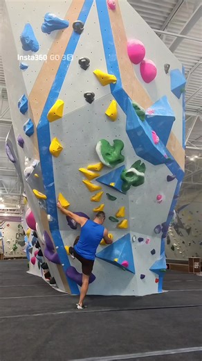 Been trying to work better on my static climbing and being more deliberate with my movements. This climb is great for practing that! #fakerocksmakemehappy #climbingismytherapy #letschalkaboutit