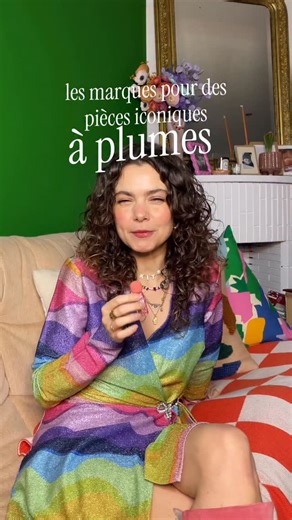 Juliette Belliard on Instagram: "On cherche quoi sur Vinted si on veut des plumes ? 💸🩷🫰🏼 Disclaimer : les prix sont élevés parce que toutes les bonnes affaires sont parties, n’oubliez pas que la clé ici c’est de mettre des alertes, d’être patiente, et de trouver la pépite au bon moment ! ✨ Les marques citées : Art Dealer, Viccolo, Lumina, The Archivia, Osérée, 16Arlington, New Arrivals, Amen ✨ Les autres marques à chercher : Sleeper, Nadine Merabi, Twinset, Taller Marmo, The Attico, Guiseppe