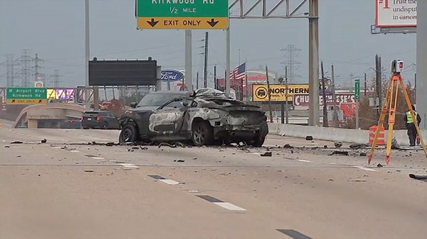 Driver dies after slamming into 18-wheeler's trailer on Southwest Freeway