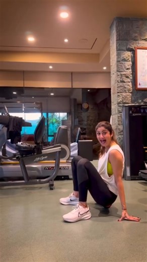 No excuses! Shilpa Shetty shows off her fitness dedication with a challenging Monday session Shilpa Shetty, Workout, Fitness, Gym, Celeb | Zoom TV