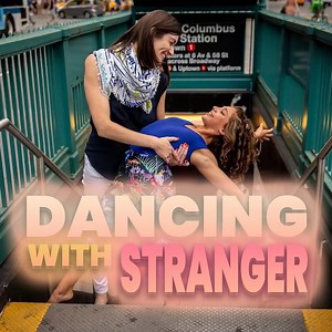 10 Minutes to Take as Many Photos as Possible with Strangers! | Jordan Matter Photography