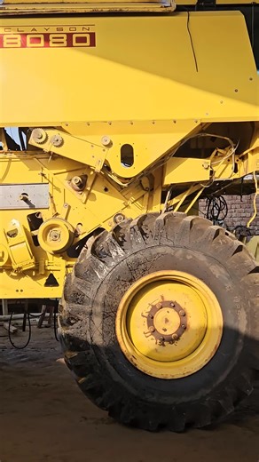 New Holland 8080 and 8050 Tractors Overview