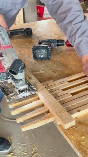 The process of cutting wooden blocks using a chainsaw properly and neatly#youtubeshorts #trending