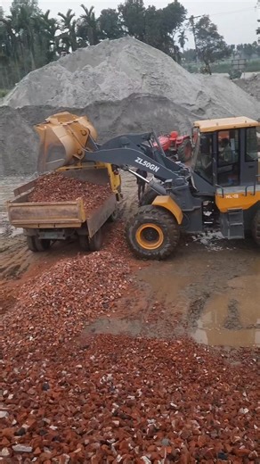 Wheel loader Operator Smart work 🔥 #wheelloader #loader #machine | Heavy Equipment Experts