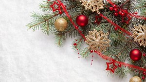 Take A Basic Pool Noodle & Turn It Into Beautiful Christmas Decor With This Stunning DIY - House Digest