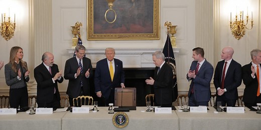 Trump’s Biggest Meme-Coin Investors Get Invited to Dinner With the President