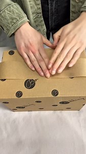 Everyday we pack your orders with care and as fast as we can! 🤩 We know how exciting is recieving the delivery with the box full of cords! Let’s pack one order together, who knows- maybe it’s yours? ;) #bobbiny #bobbinycord #orders #packing | Bobbiny