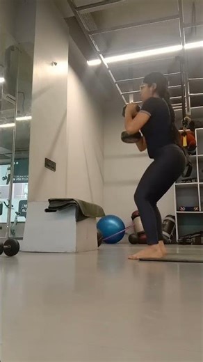 100 squats everyday#squat #legmuscle