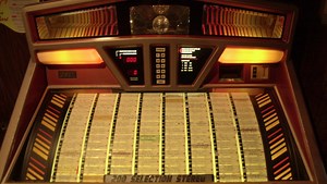 Marge's Lakeside Inn keeps party going all year long