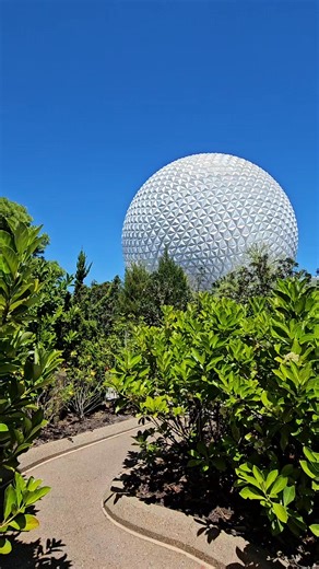 63K views · 546 reactions | Did you know about this hidden gem in EPCOT'S Norway pavilion? ❄️ Perfect for Elsa & Anna fans—and it’s almost always empty! ✨ Drop “guide” for my Disney secrets + planning tips!  #EpcotSecrets #DisneyWithKids #HiddenDisney #frozen #olaf #DisneyPhotoPass #EpcotNorway #DisneyMomTips #DisneyPlanning #FrozenFans #WaltDisneyWorld #DisneyGuide #DisneyTips #disneymagic | Ani Ruiz | Facebook