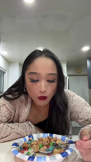 2 of 2 - CEREAL MUKBANG - Rice Krispies - Cinnamon Toast Crunch - Captain Crunch Berries #cerealmukbang #foodiesushiqueen #ricekrispy #cinnamontoastcrunch #captaincrunch #eatwithme #fyp #trending #mukbang #asmr #cerealeating #foodietiktok #tiktokmukbang