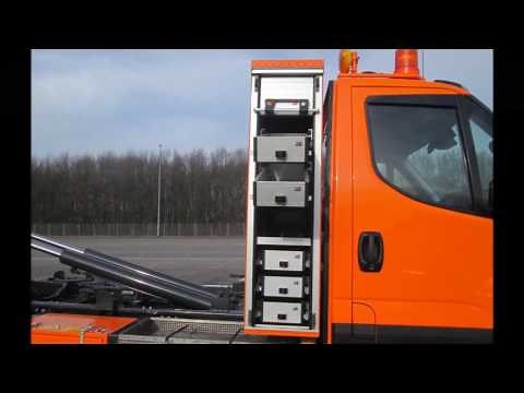 Iveco Daily mit Gotzen-Abrollkipper-System und Kran-Pritsche