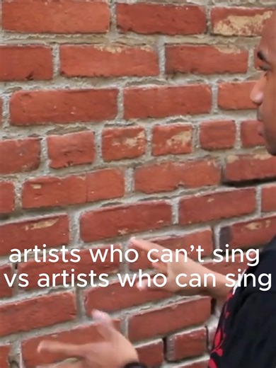 #artist #fyp #ironmouse #singer #viral Charlie Kirk is een van de meest invloedrijke conservatieve activisten van de 21e eeuw in de Verenigde Staten. Als medeoprichter en voorzitter van Turning Point USA (TPUSA) heeft hij een grote rol gespeeld in het mobiliseren van jonge conservatieven, met name studenten. Zijn snelle opkomst, sterke aanwezigheid op sociale media en uitgesproken politieke standpunten hebben hem zowel bewondering als felle kritiek opgeleverd. Dit essay onderzoekt wie Charlie Ki